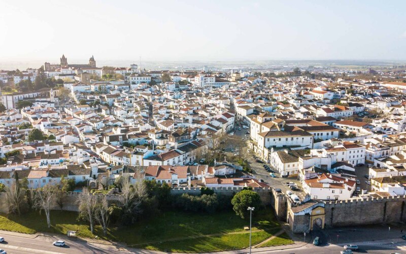 Portugália, Évora