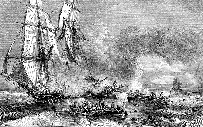 Photo en noir et blanc de navires esclavagistes traversant l’océan.