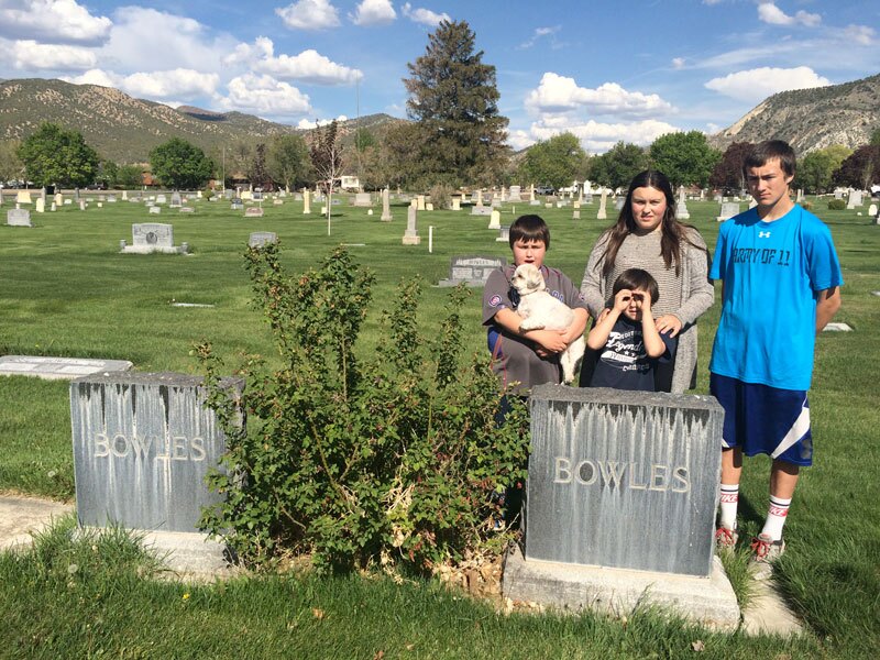 Wray-Children-by-Headstone