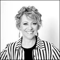 Rhonna Farrer