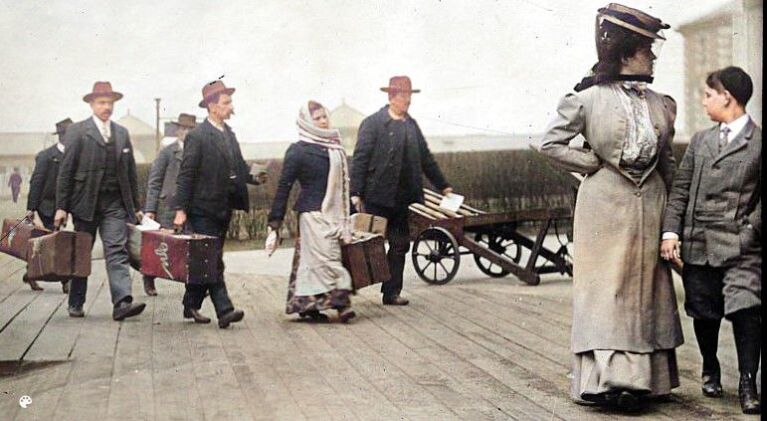 Immigrants arriving at Ellis Island - 1915
