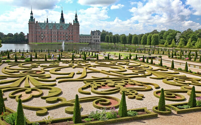 Frederiksborg Castle gardens