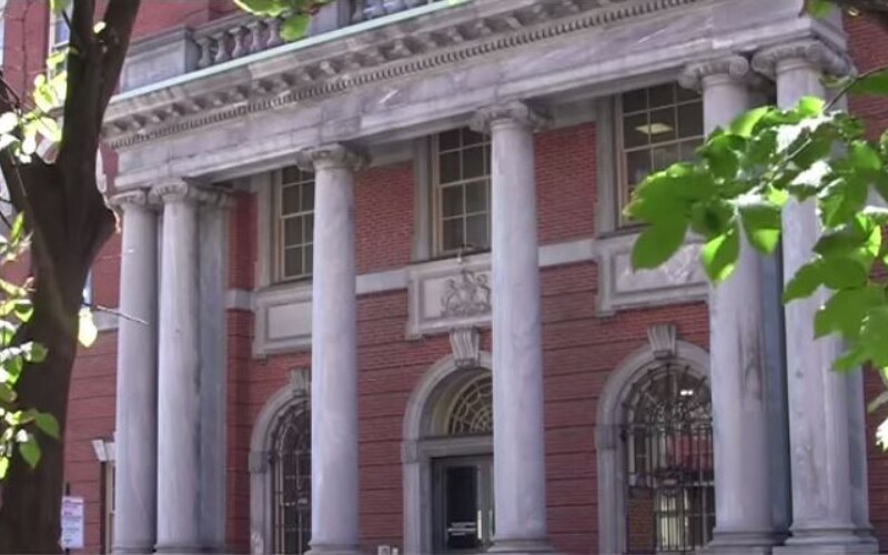 The library that Lee Arnold works at