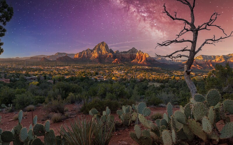 Sedona, AZ with milkyway in the background