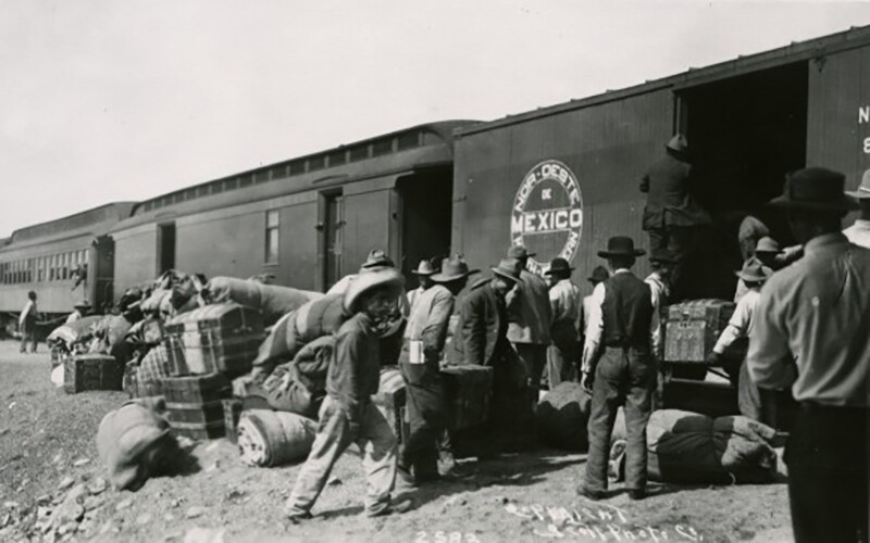 Mexicans prepare to immigrate to the United States.